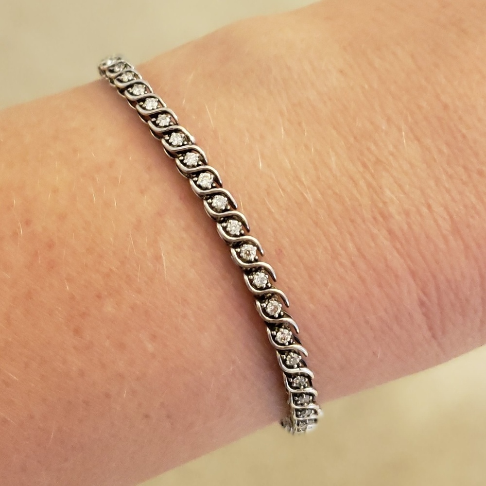 Diamond tennis bracelet